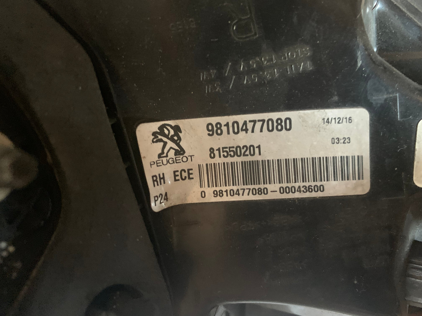 Feu arrière droit extérieur Peugeot 3008 2 phase 1