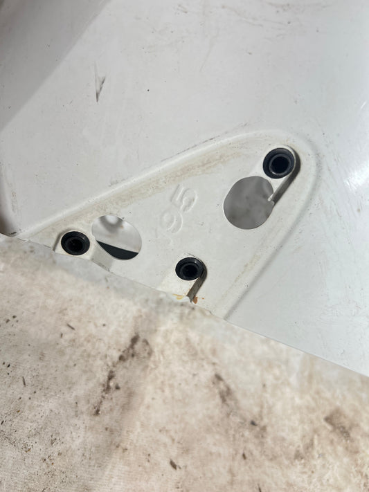 Aile avant droite Clio 3 (195)