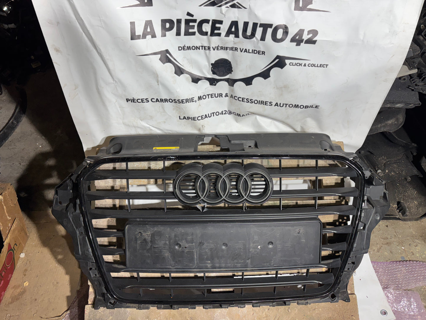 Calandre Audi A3 S3 / 8V3853651