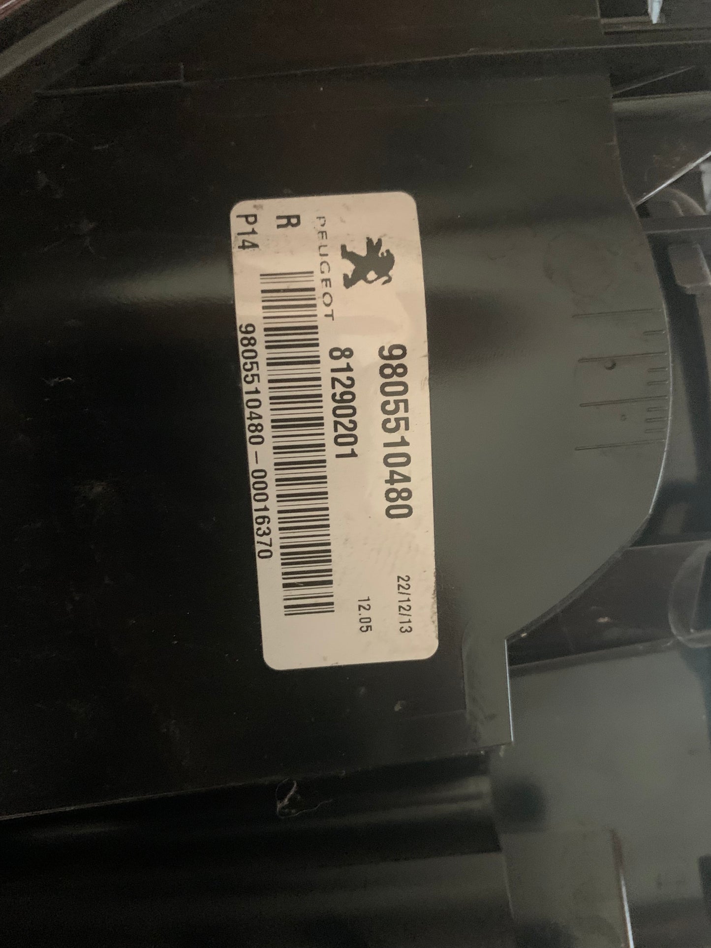 Feu arrière droit extérieur Peugeot 3008 1 phase 2