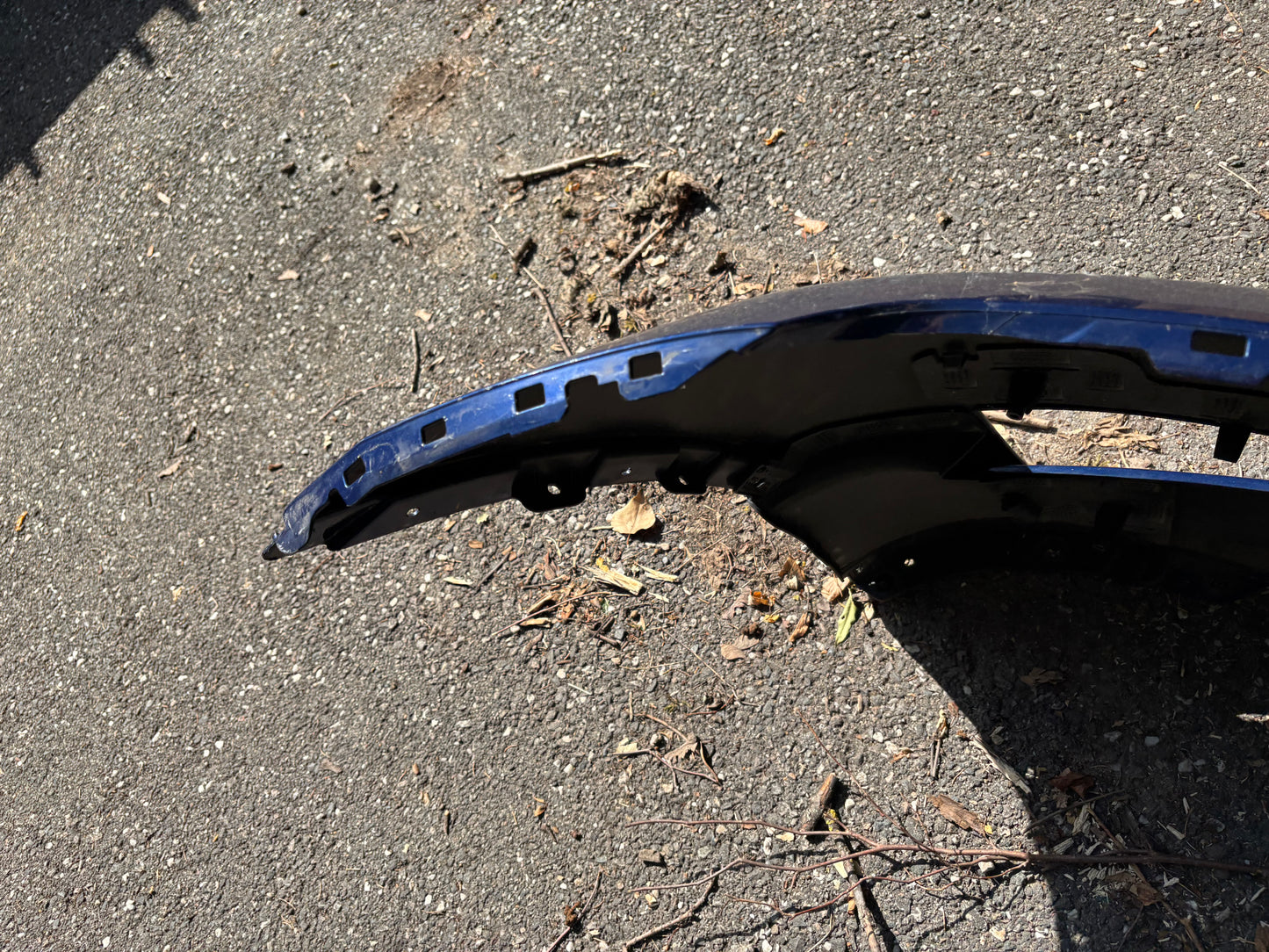 Pare choc avant Tesla Model Y Bleu