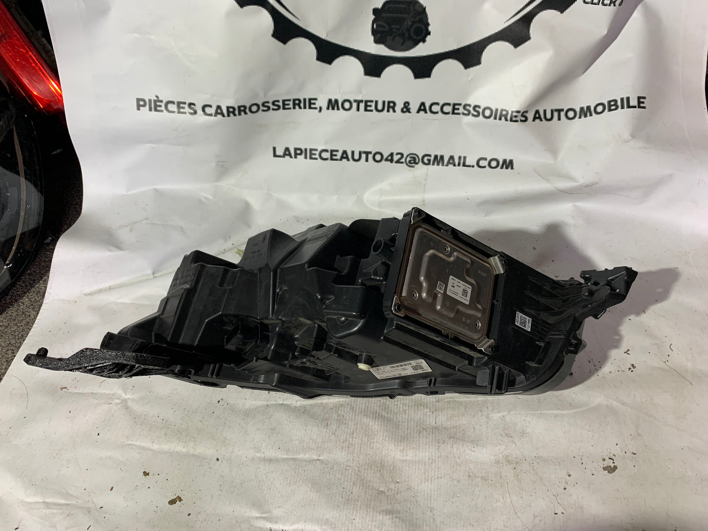 Phare avant droit Peugeot 2008 2