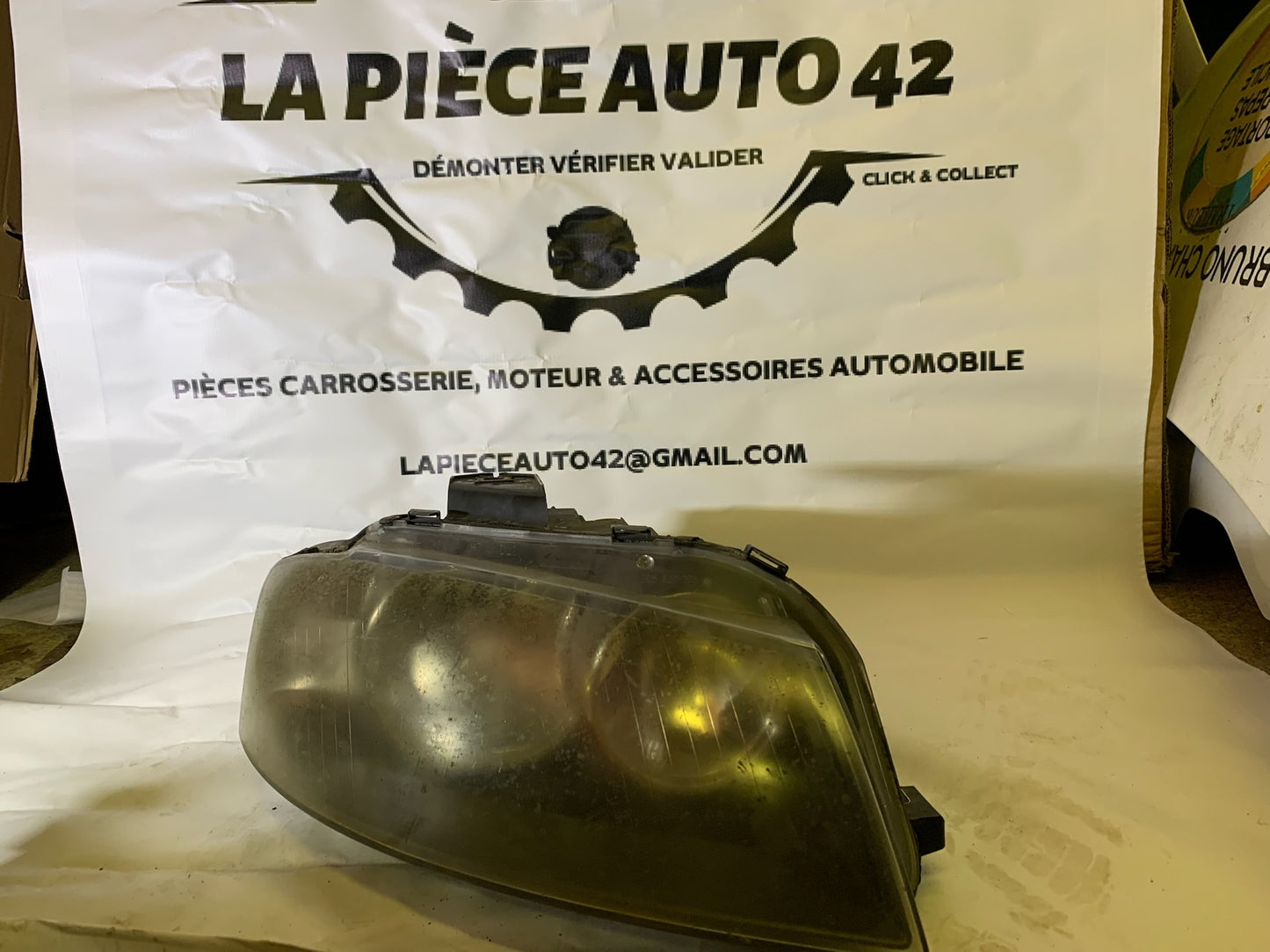 Phare avant droit Audi A3 (8P) phase 1