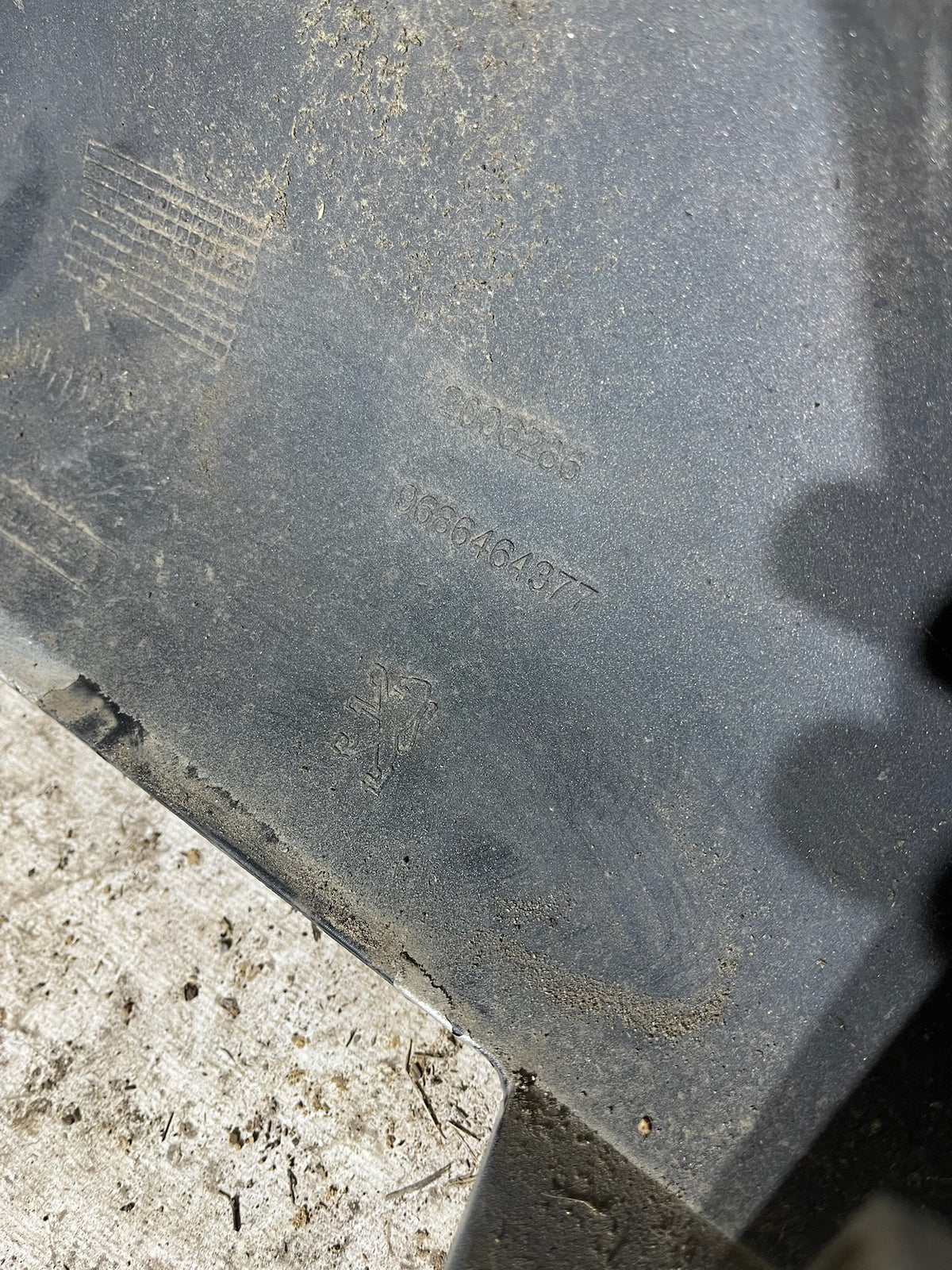 Pare choc arrière Peugeot 206 gris