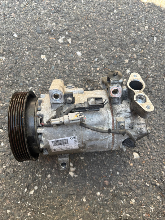 Compresseur de climatisation Renault Clio 4