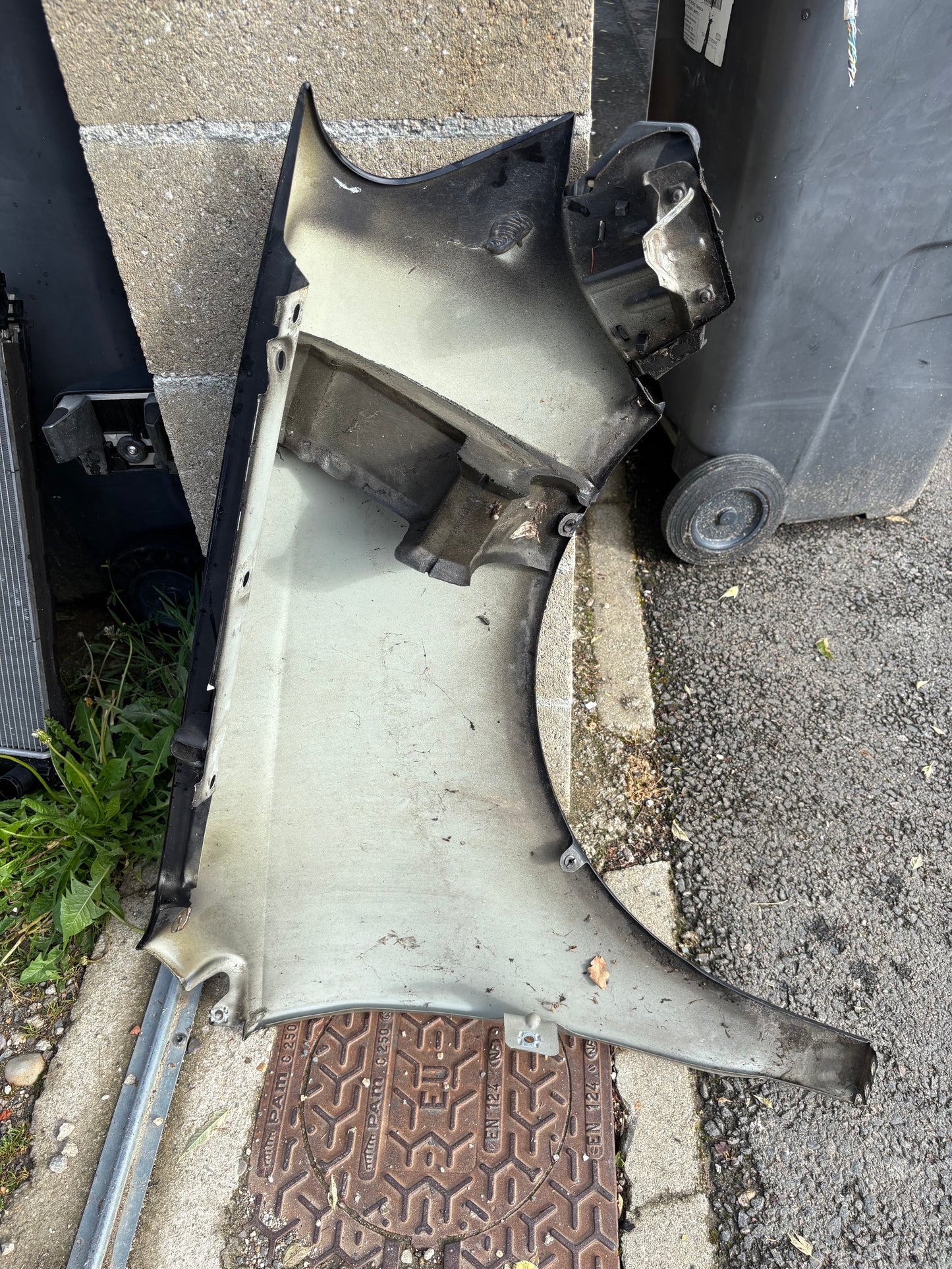 Aile avant gauche noir Volkswagen Polo 4 phase 2 (9n3)