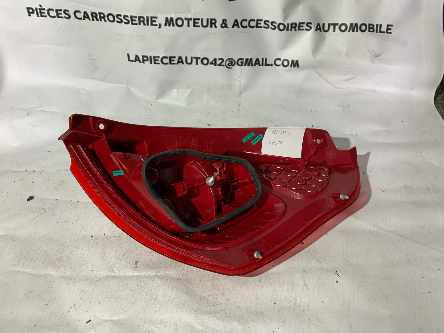 Feu arrière gauche Ford Fiesta 6 phase 1