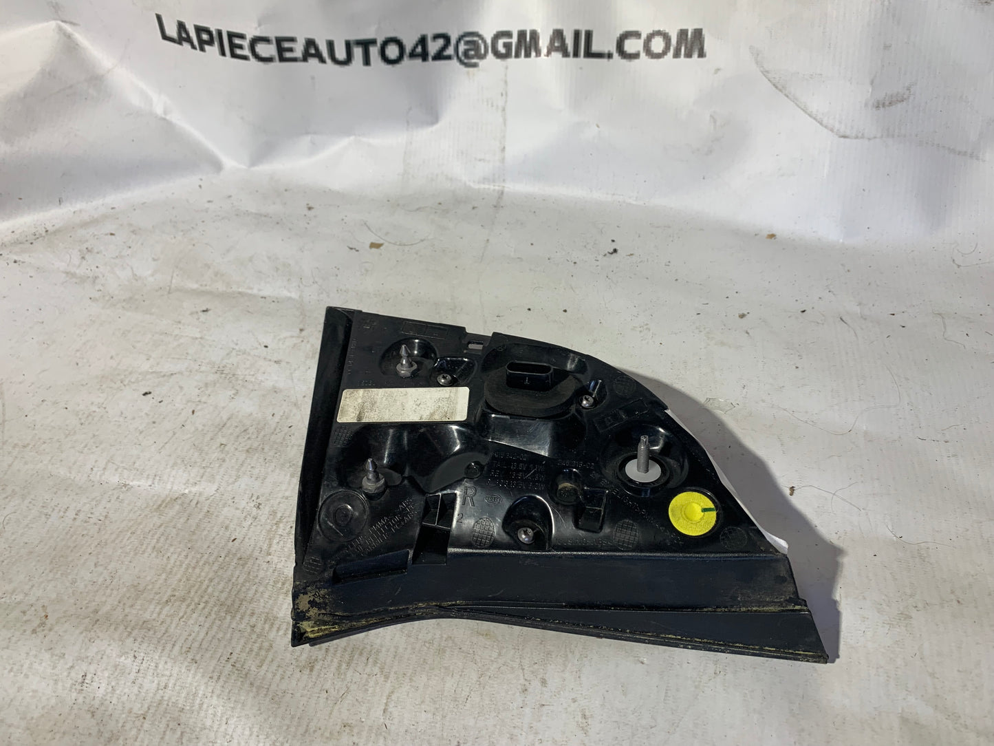 Feu arrière droit intérieur Tesla modèle 3