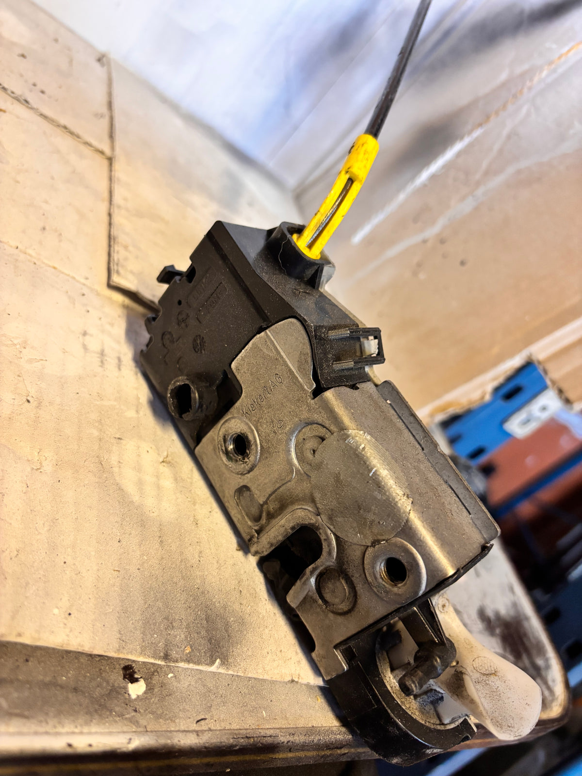 Serrure de porte avant gauche Peugeot Expert