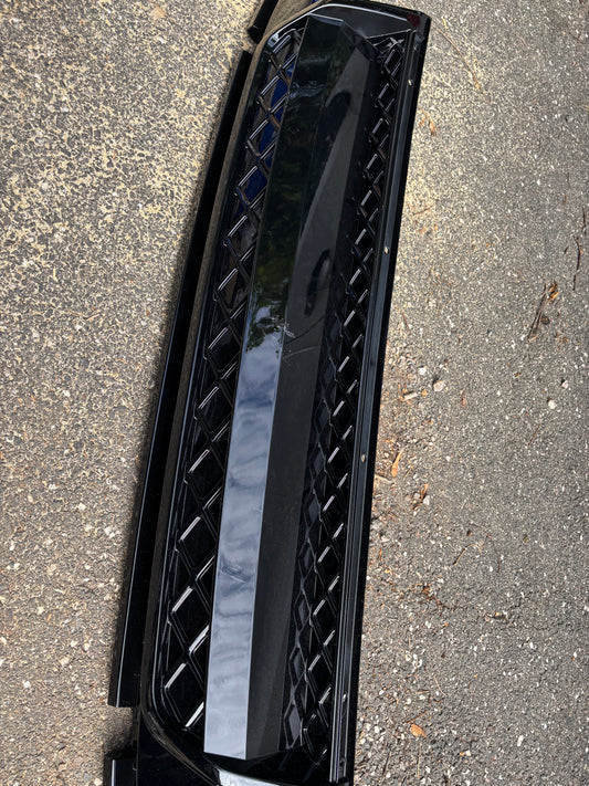 Moulure de pare choc arrière Volkswagen Touareg 3 noir
