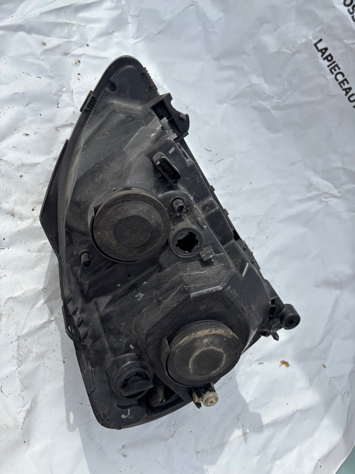 Phare avant gauche Renault Clio 2 fond noir