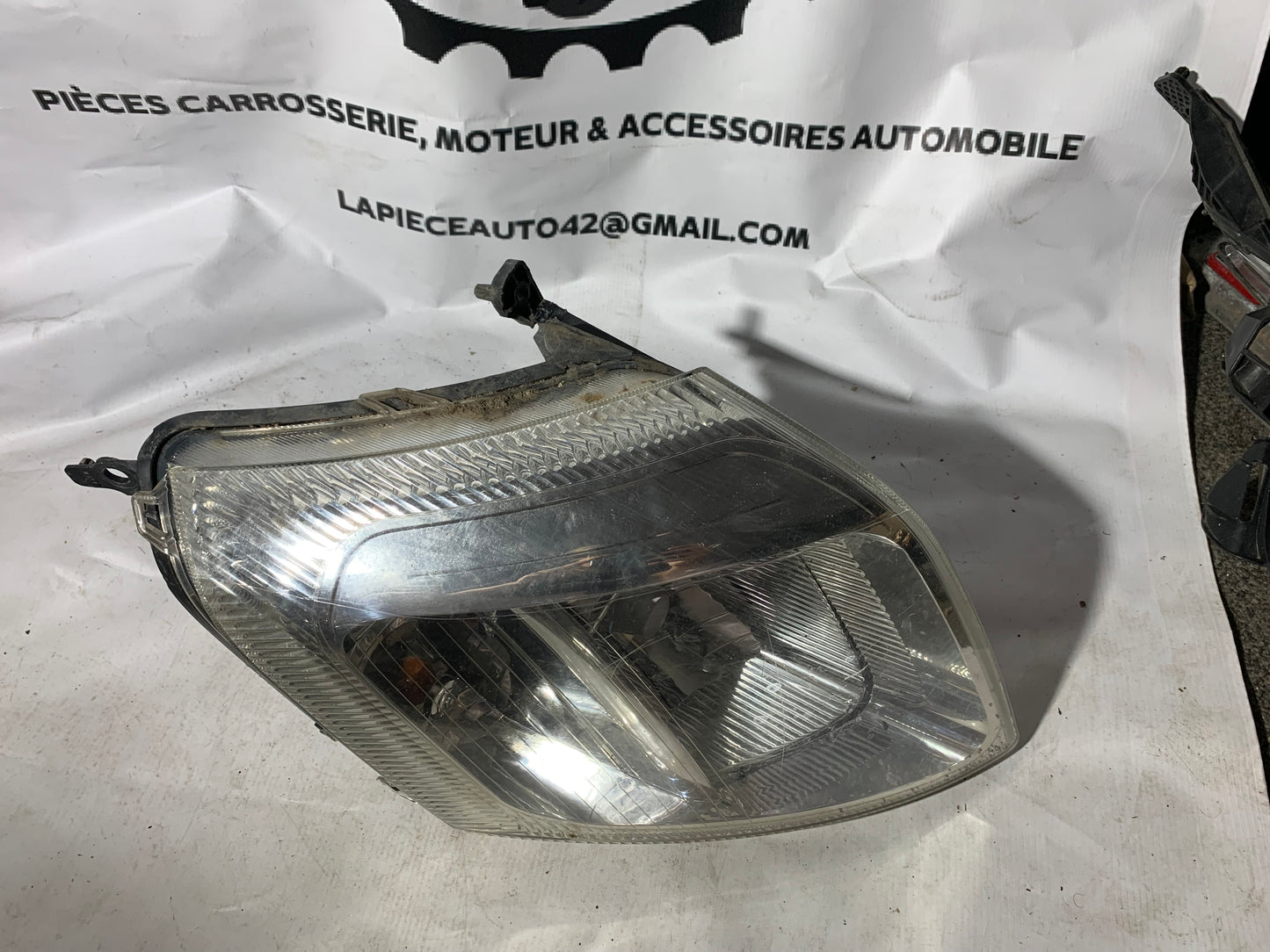 Phare avant gauche Citroën C2