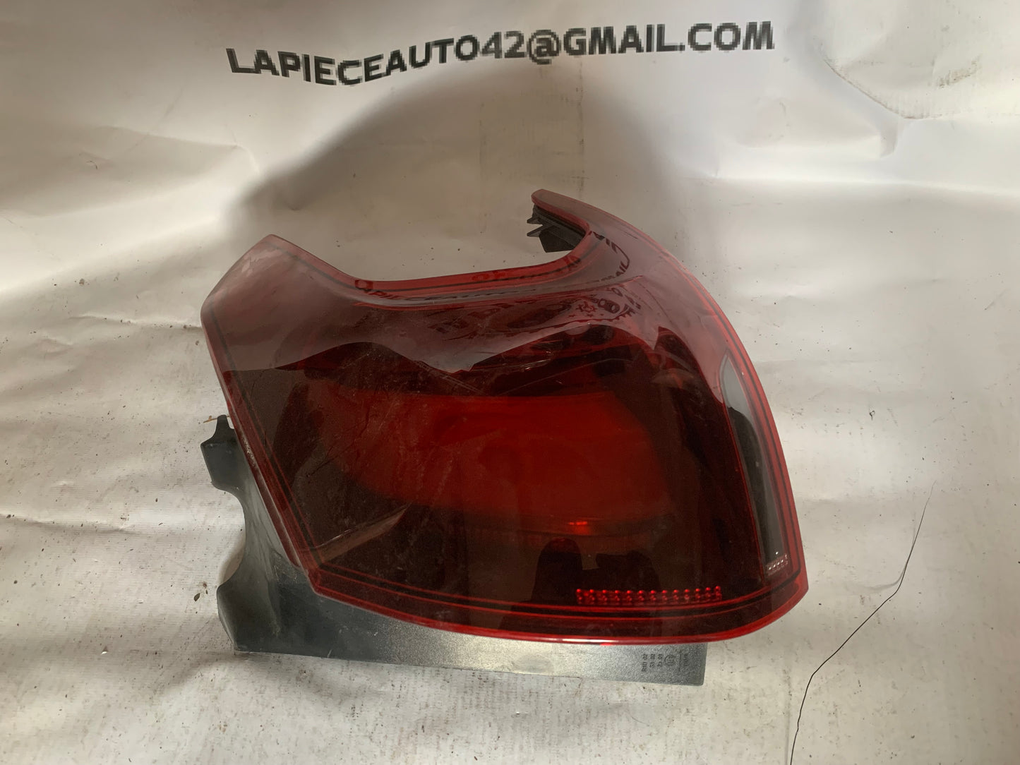 Feu arrière droit extérieur Peugeot 2008 1 phase 2