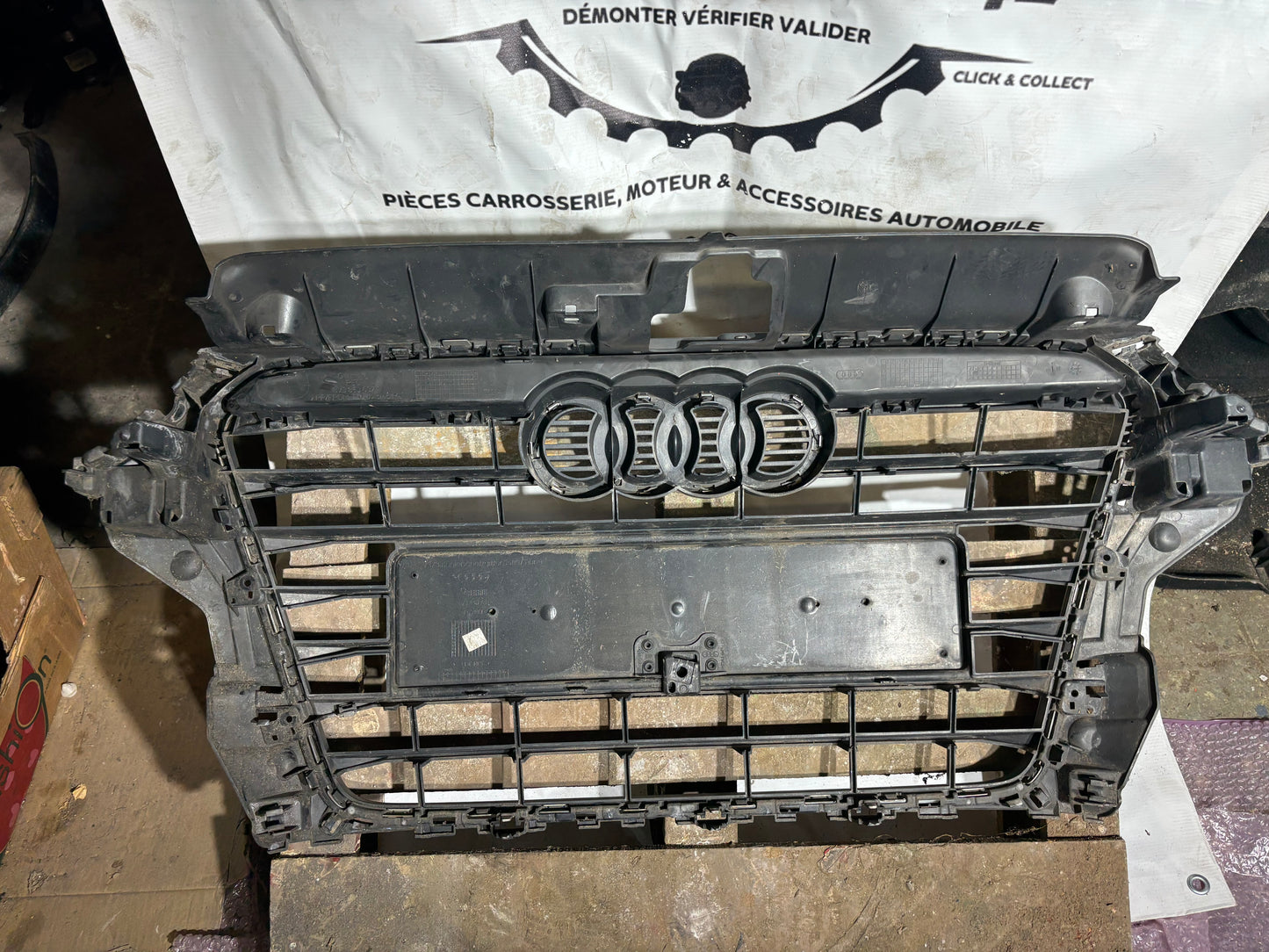 Calandre Audi A3 S3 / 8V3853651