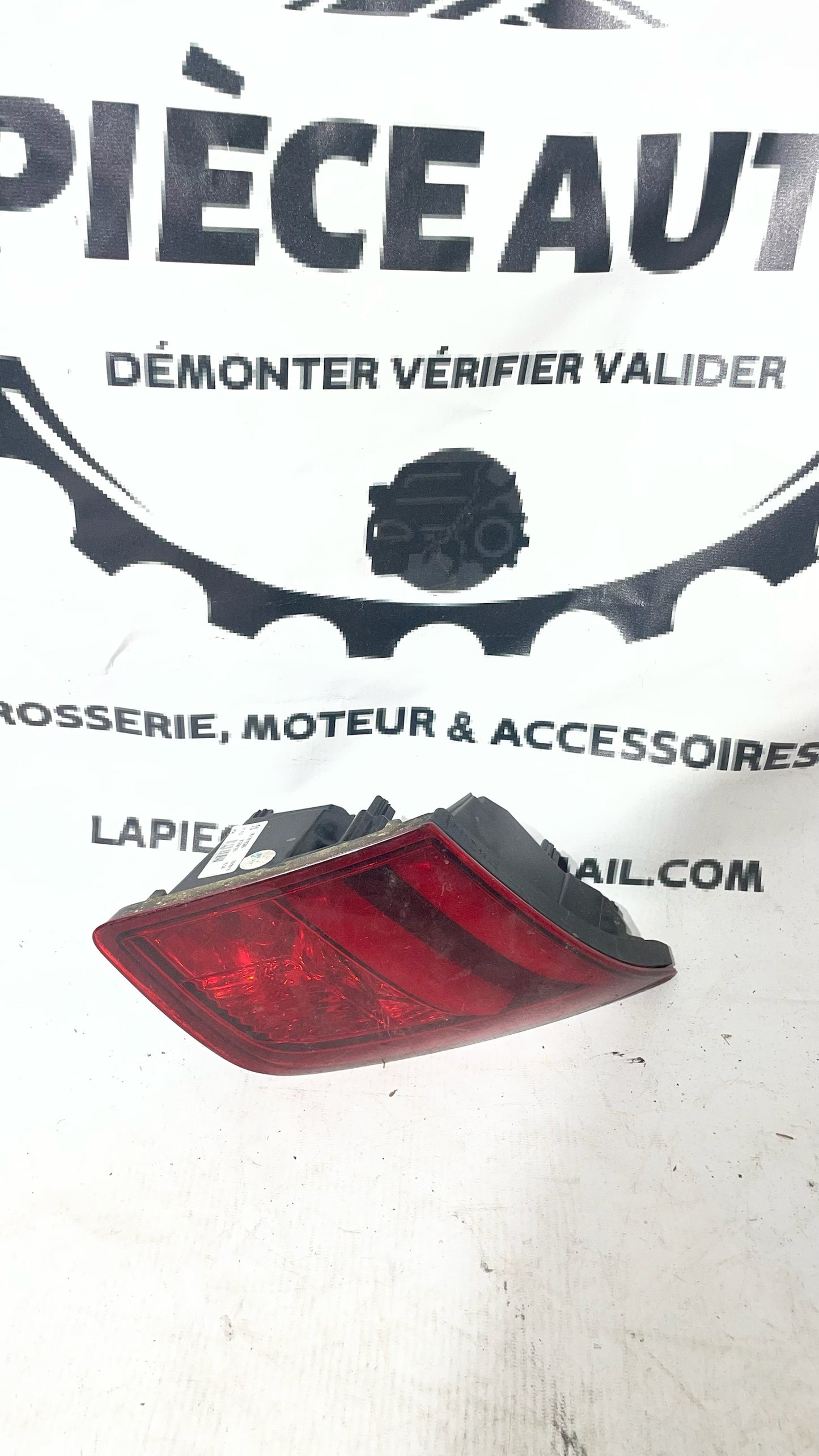 Feux arrière gauche intérieur Peugeot 308