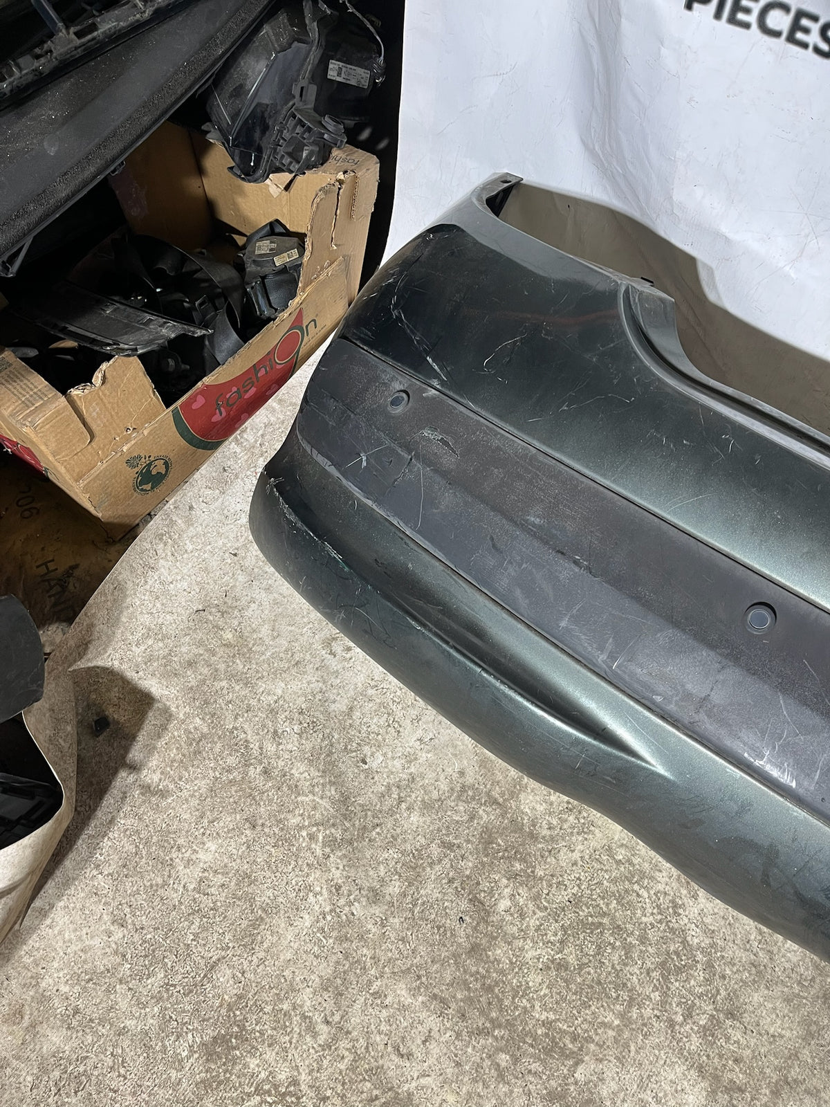 Pare choc arrière Peugeot 207 gris anthracite