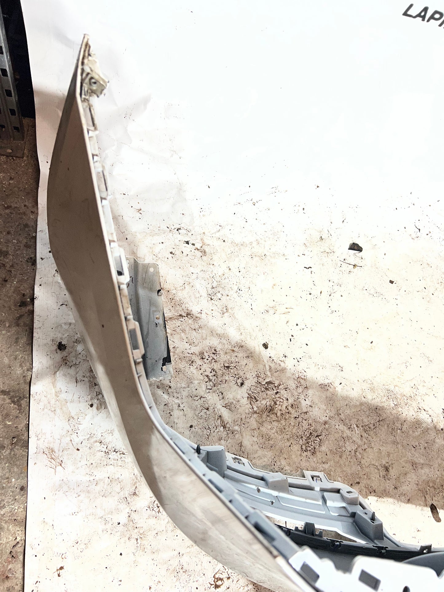 Pare-chocs arrière blanc Tesla Model 3