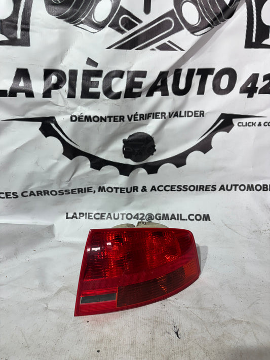Feux arrière droit Audi A4 2006