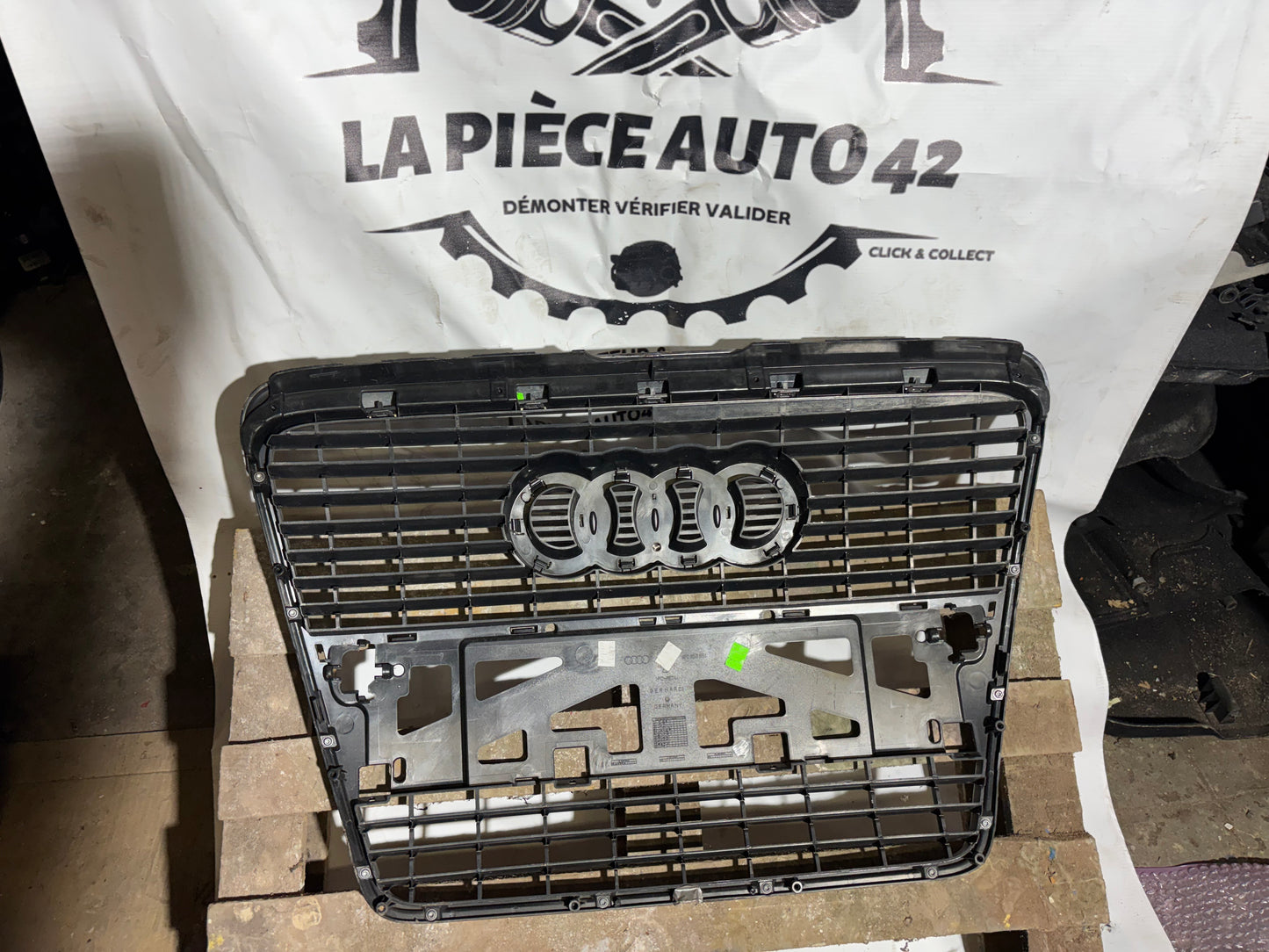 Calandre Audi A6 S6 / 4F0853651