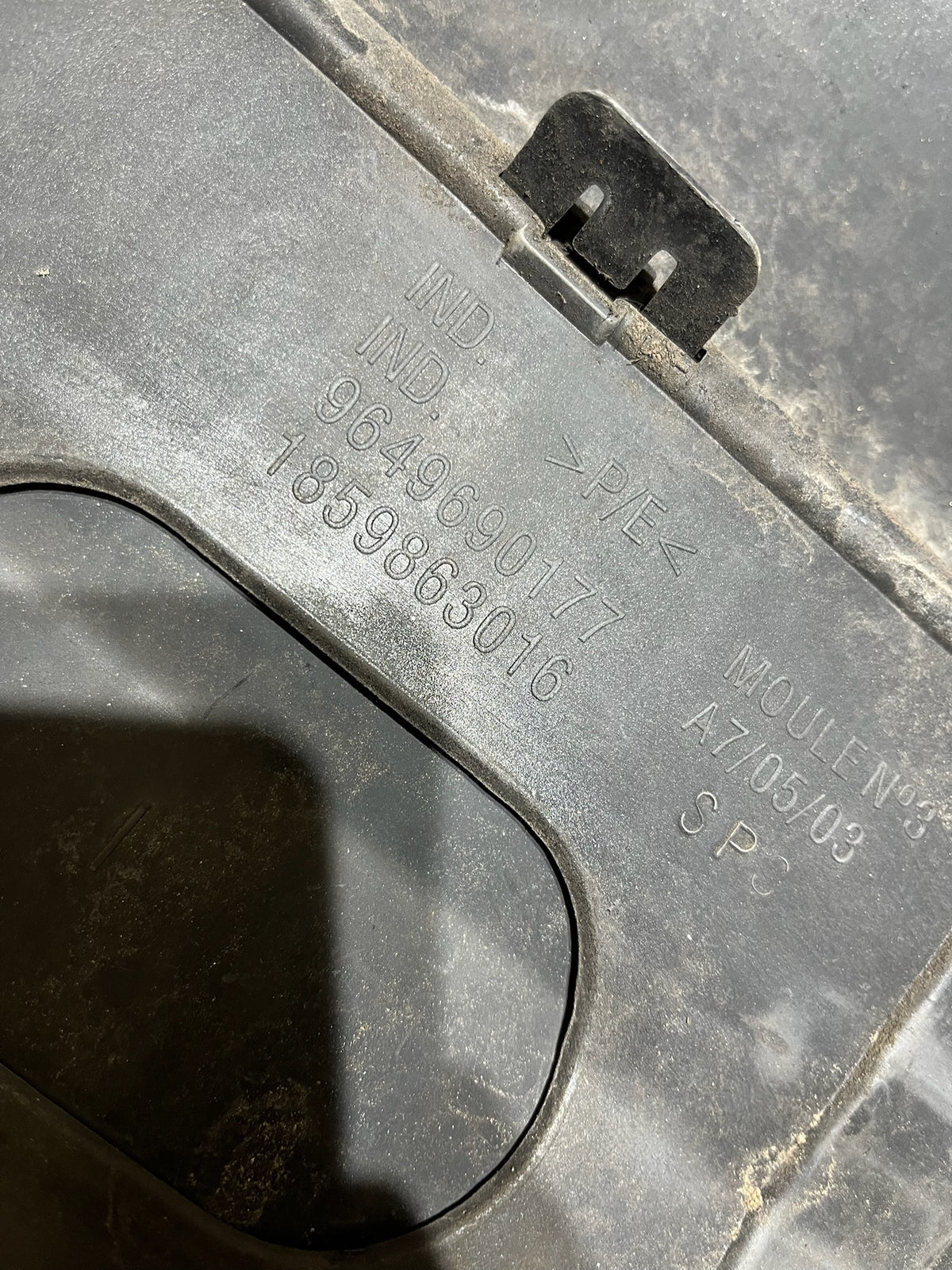 Pare choc arrière Peugeot 207 gris anthracite