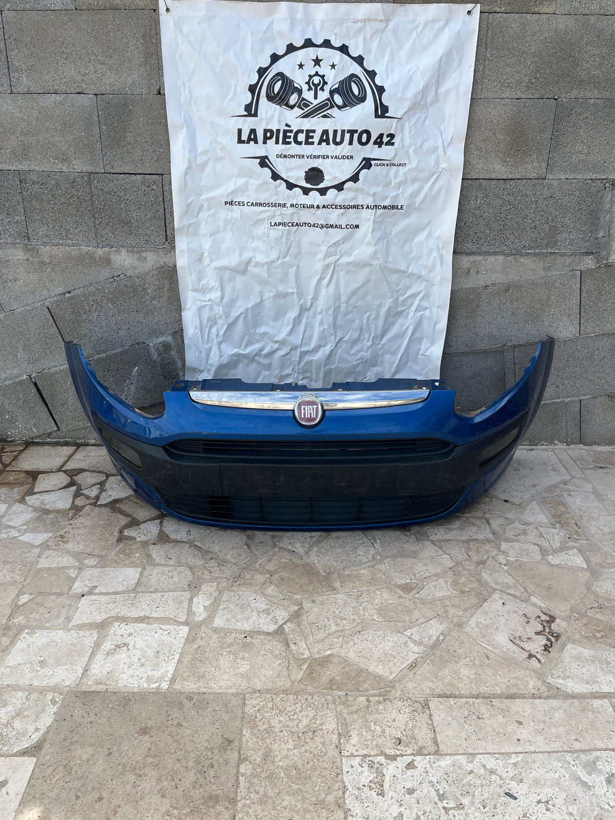 Pare choc AV bleu 735500118 Fiat Punto