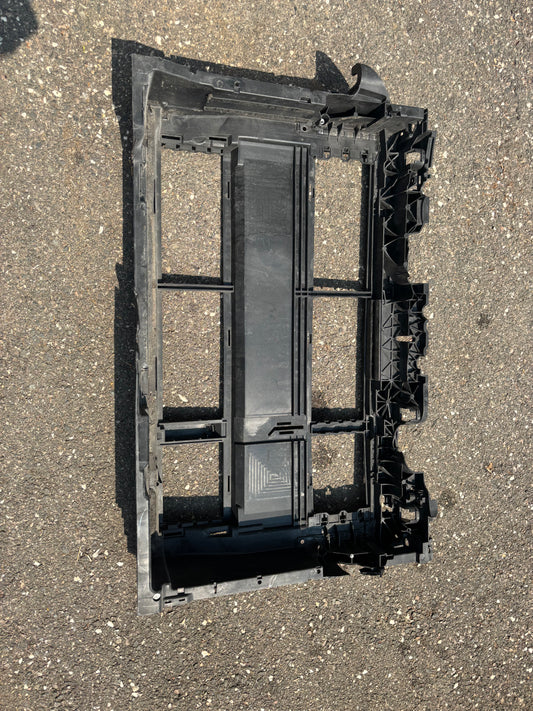 Support de radiateur Ford Fiesta MK8