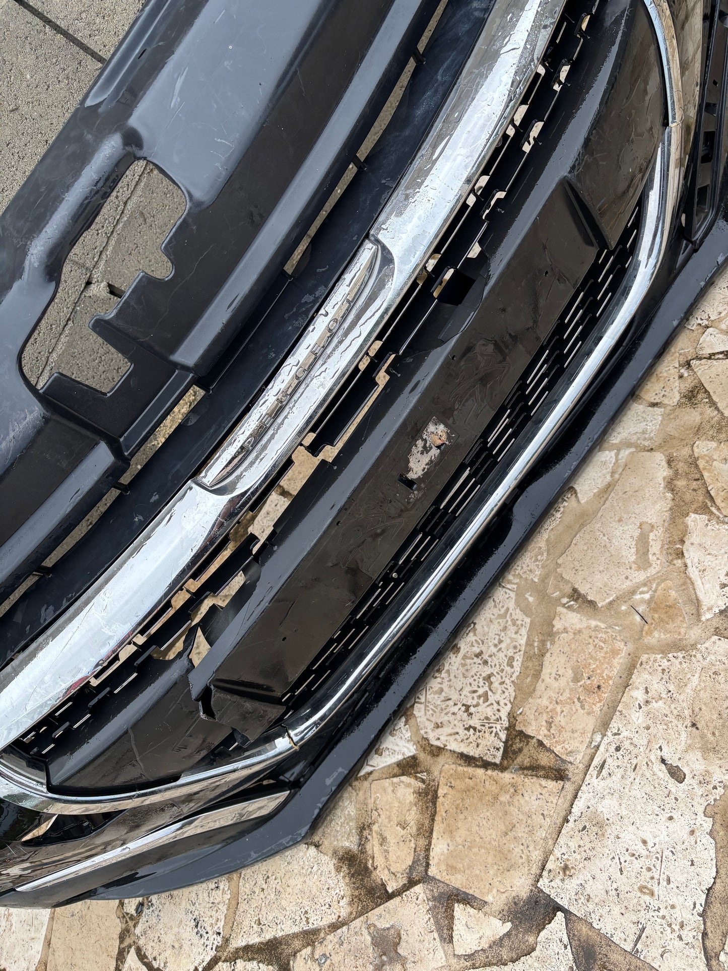 Pare choc avant Peugeot 208 1 phase 2 noir