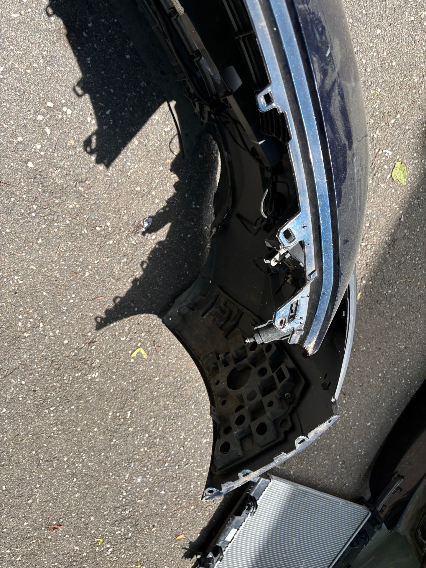 Pare choc avant Peugeot 3008 1 phase 1 (Radar / lave phare)