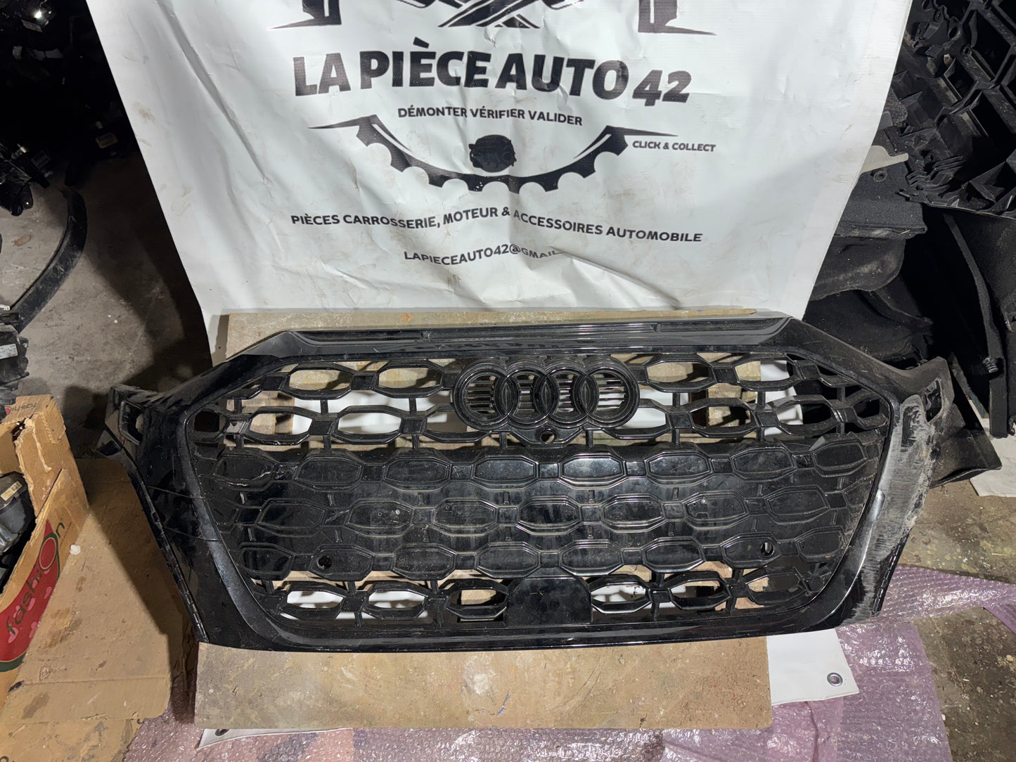 Calandre Audi A3 RS3 / 8Y0807725