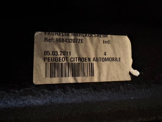 Plage arrière Peugeot 3008 1