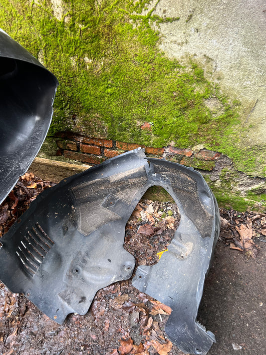 Pare boue avant gauche Tesla Y