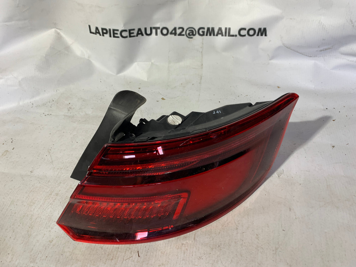 Feu arrière droit extérieur Audi A3 8V4