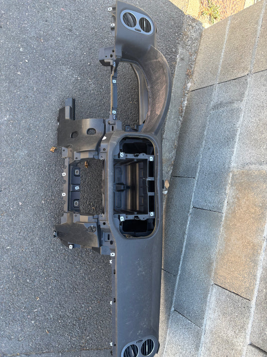 Planche / Tableau de bord Volkswagen Golf Plus 5M1858296