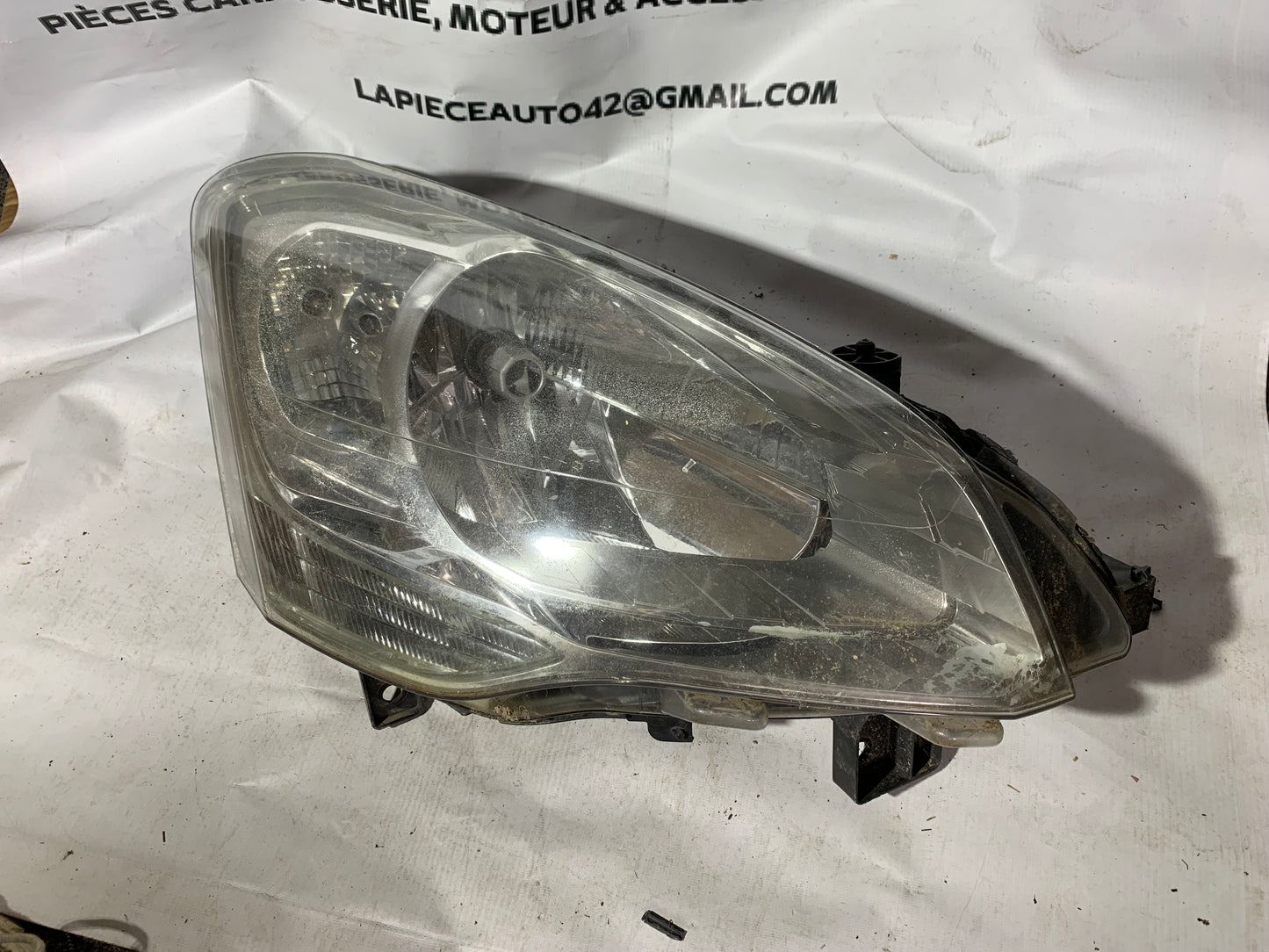 Phare avant droit Peugeot Partner
