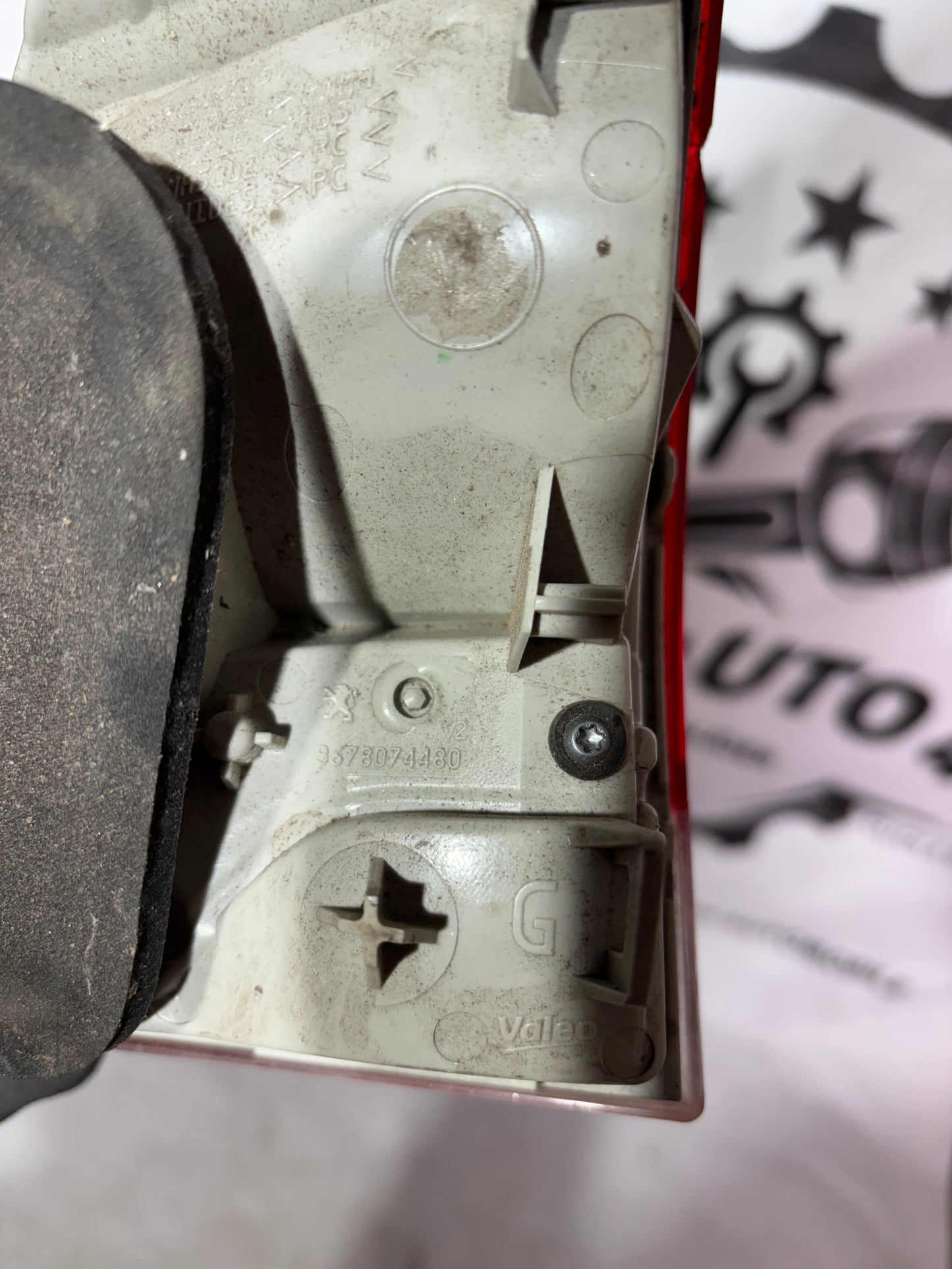 Faux arrière gauche de coffre Peugeot 2008 1 phase 1