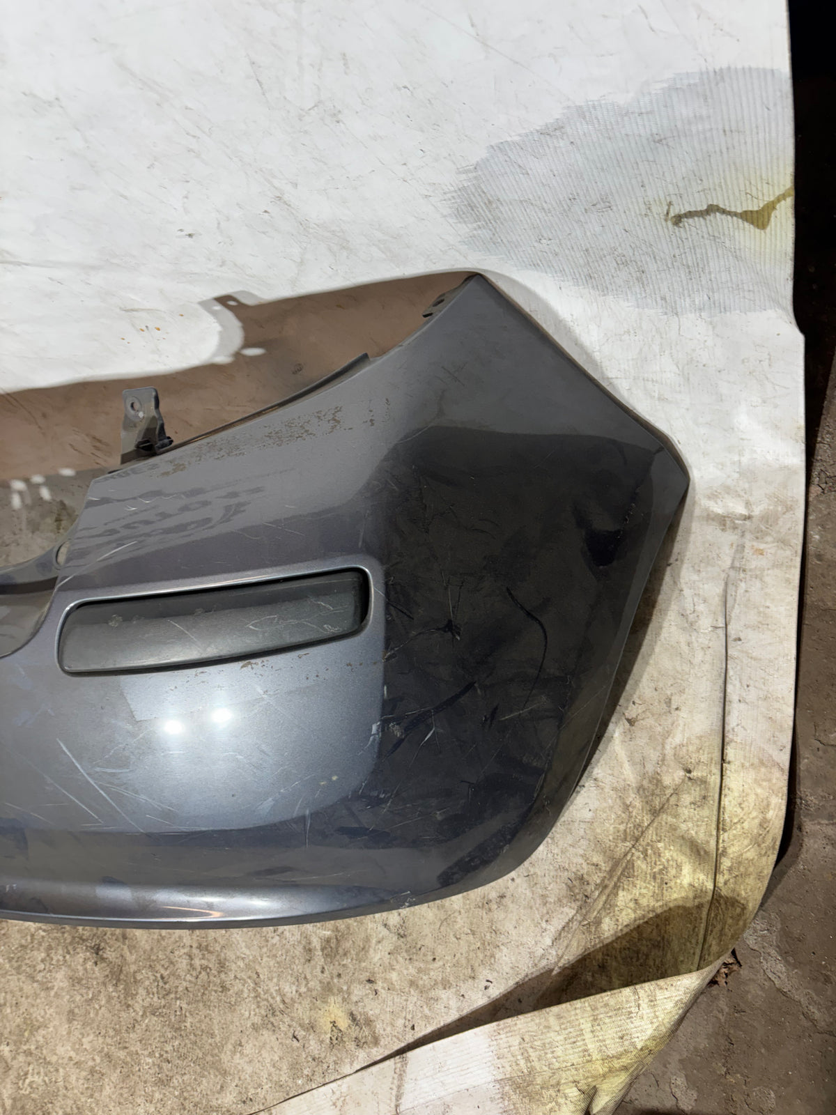 Pare choc arrière Renault Clio 3 Gris foncé 8200402320