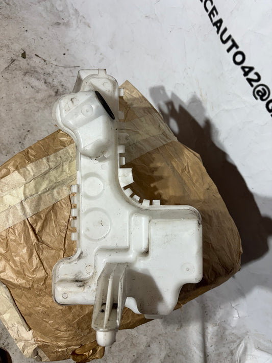 Réservoir de lave glace Renault Clio 5