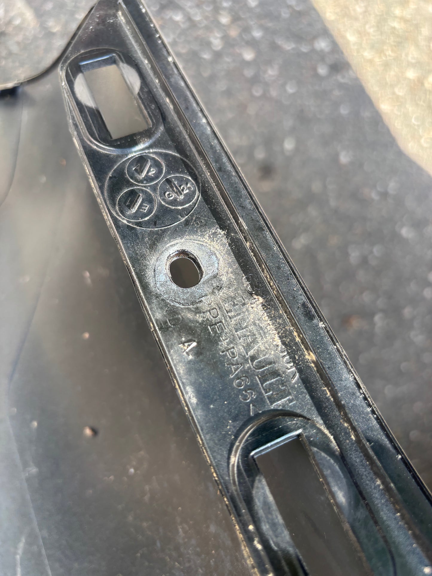 Aile avant droite Renault Clio 4 noir
