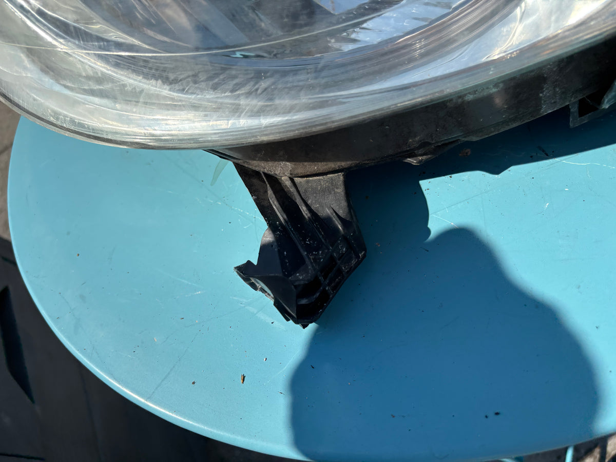 Phare avant droit Peugeot 107