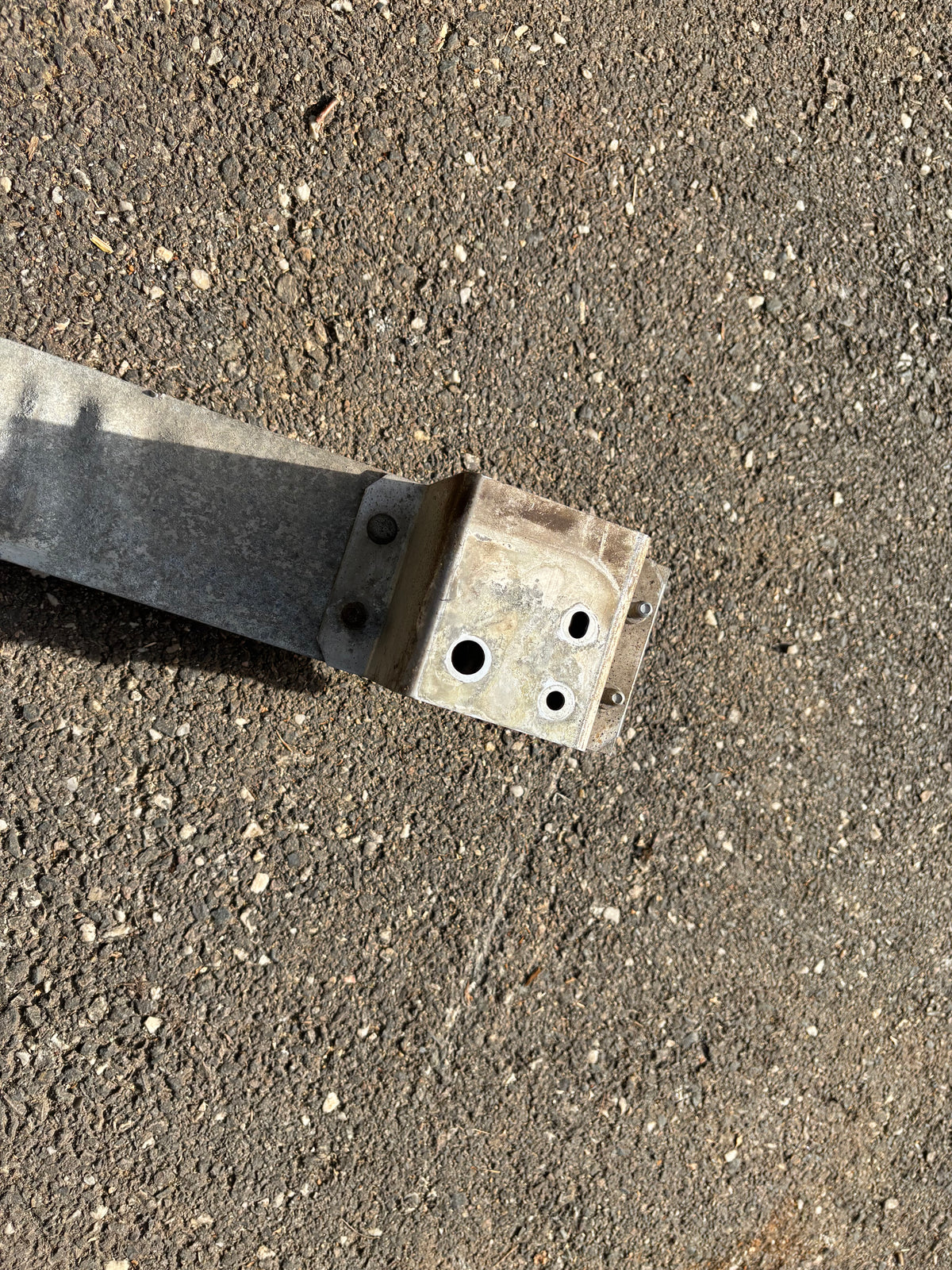 Renfort de pare choc arrière Toyota Rav 4 3 phase 1