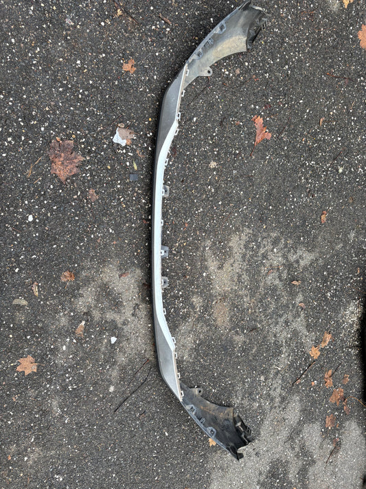 Moulure de pare choc avant Peugeot 2008 2
