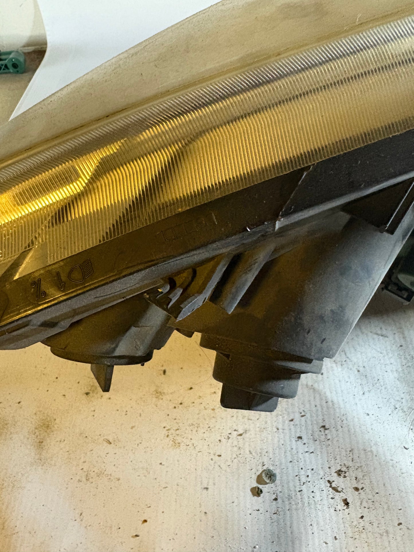 Phare avant gauche Renault Senic 2 phase 2 fond gris