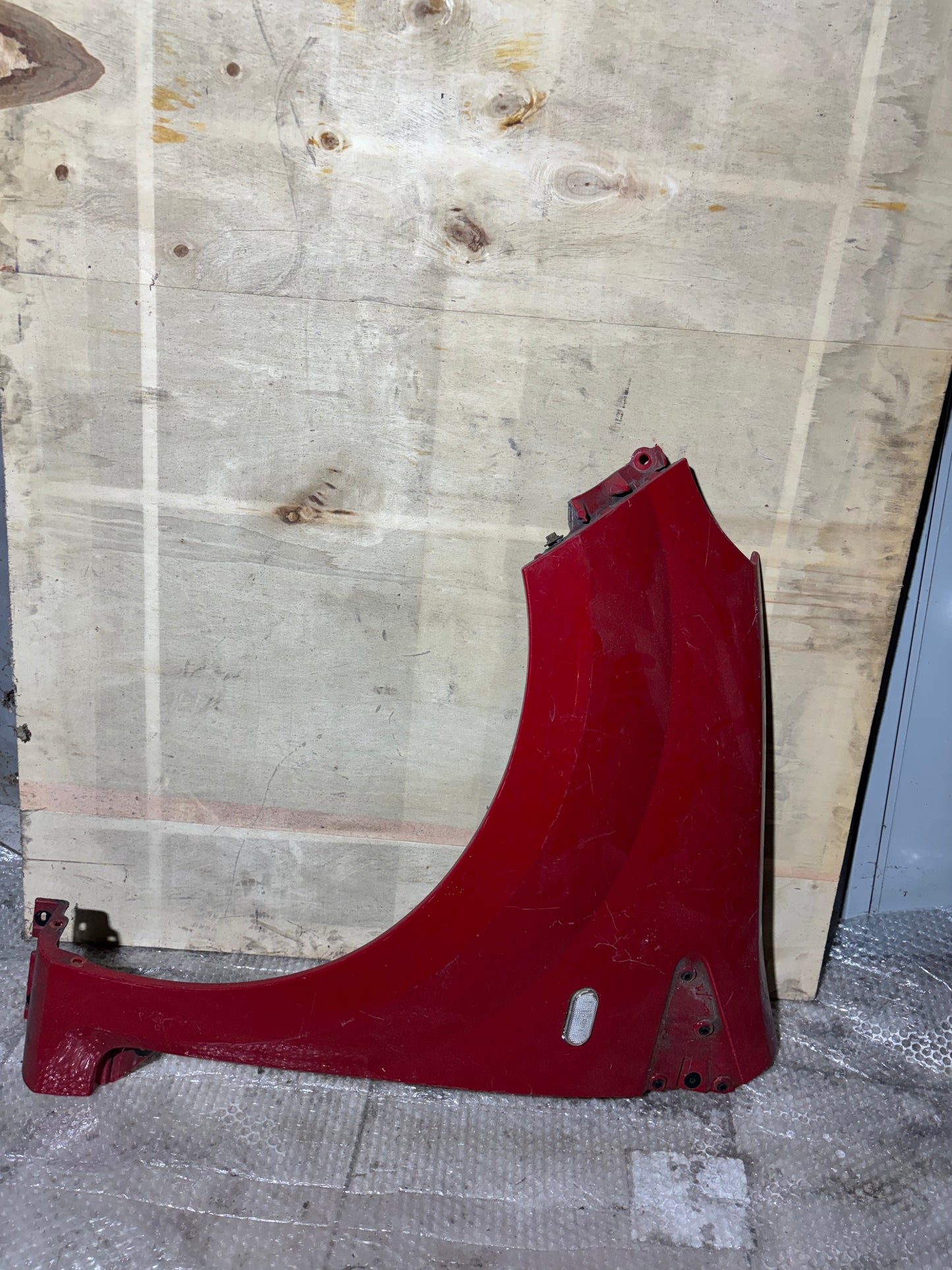 Aile avant gauche rouge Renault Twingo 2