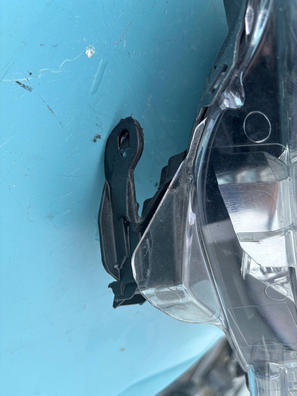 Phare avant droit Peugeot 208 1