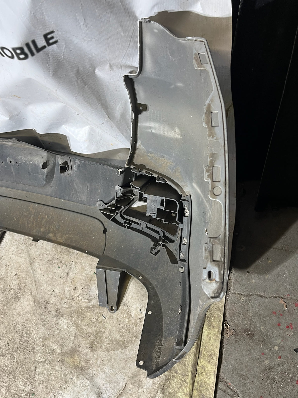 Pare choc arrière Peugeot 2008 / 3008 gris