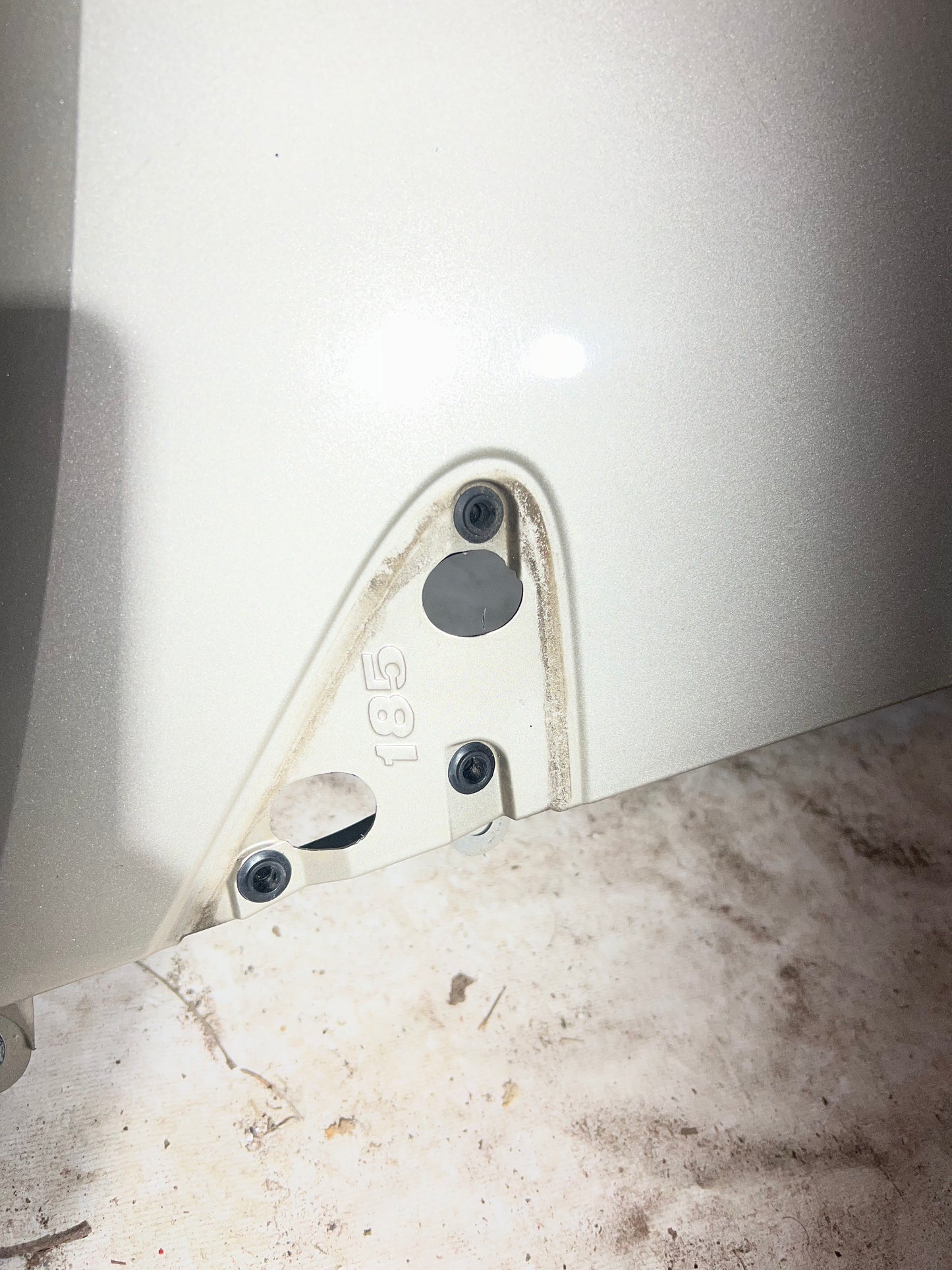 Aile avant droite Clio 3 (185)