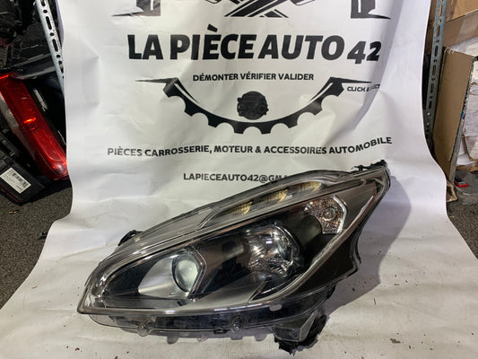 Phare avant gauche Peugeot 208 1 phase 2