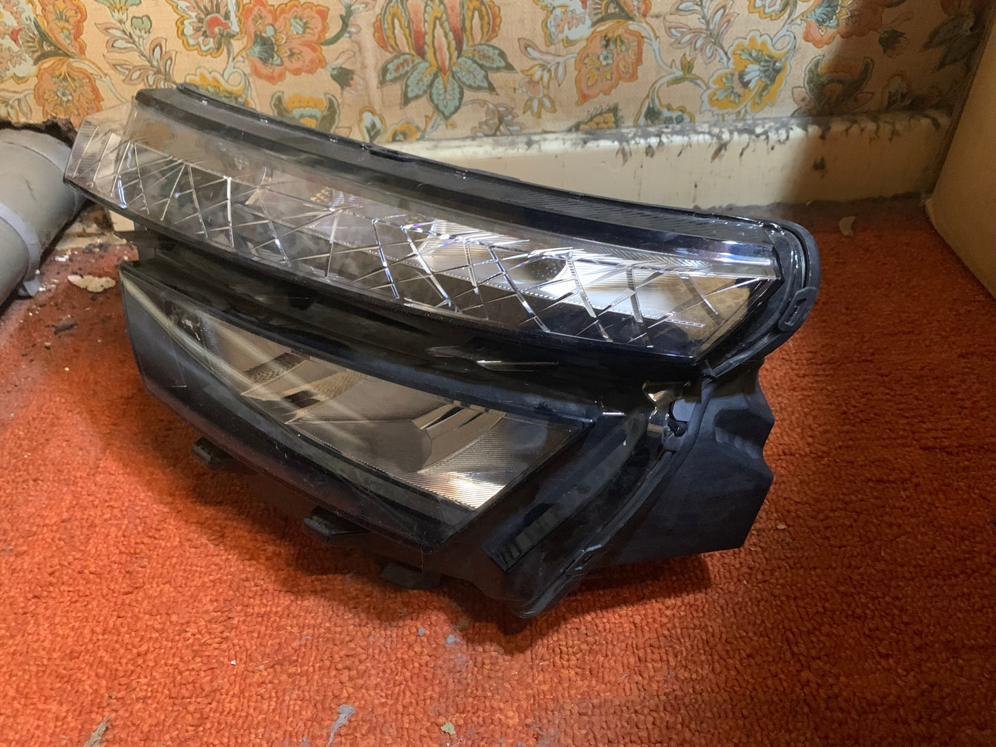 Phare avant gauche Skoda Kamiq