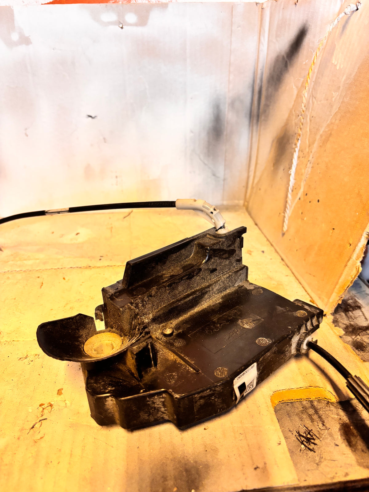 Serrure de porte avant gauche Peugeot 308 2 T9 phase 1