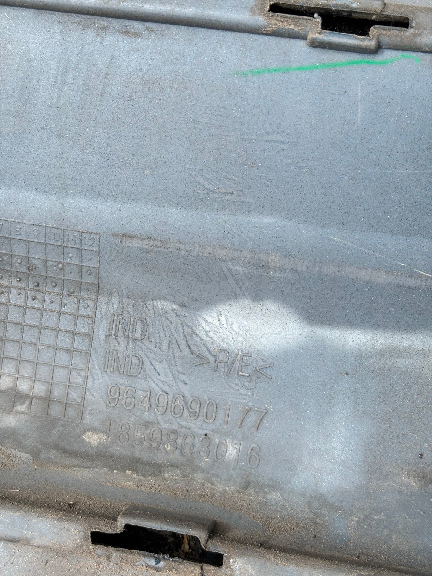Pare choc arrière Peugeot 207 bleu